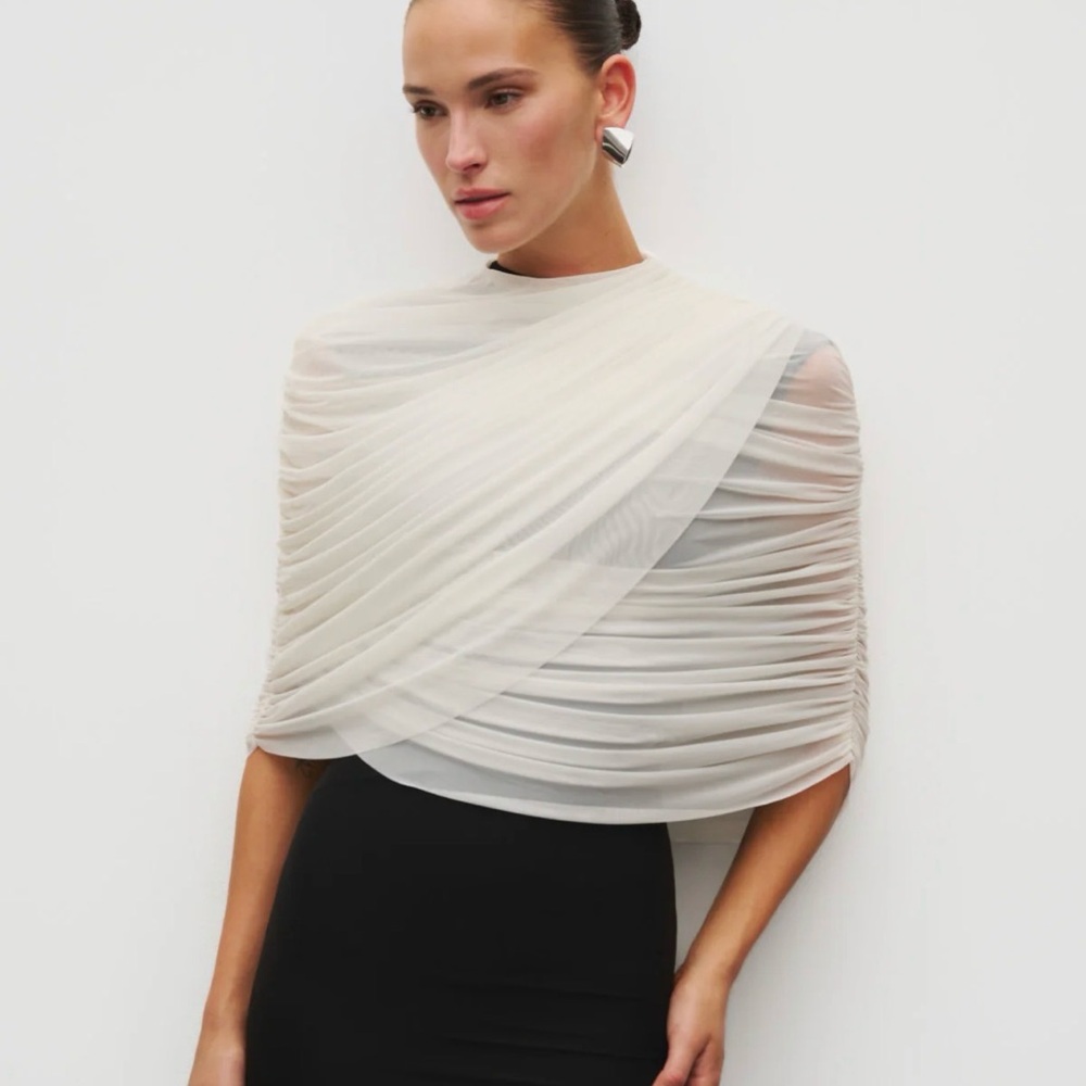 HEIRESS BEVERLEY HILLS THE SHEER CAPE DOUBLE-LAYER POWER MESH DRAPED CAPE